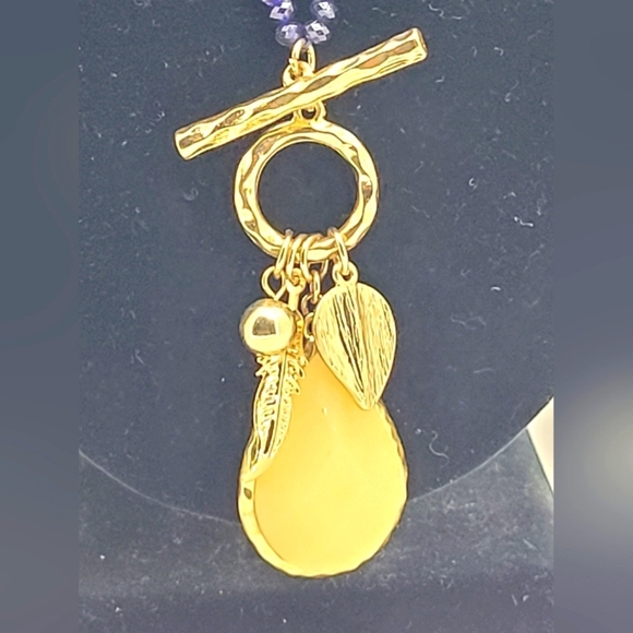 Vintage Amber Teardrop with Gold Tone Leaves and Blue Beads Necklace - Picture 2 of 5